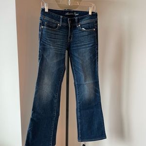 American Eagle Outfitters size 2 womens boot cut jeans. Barely worn.